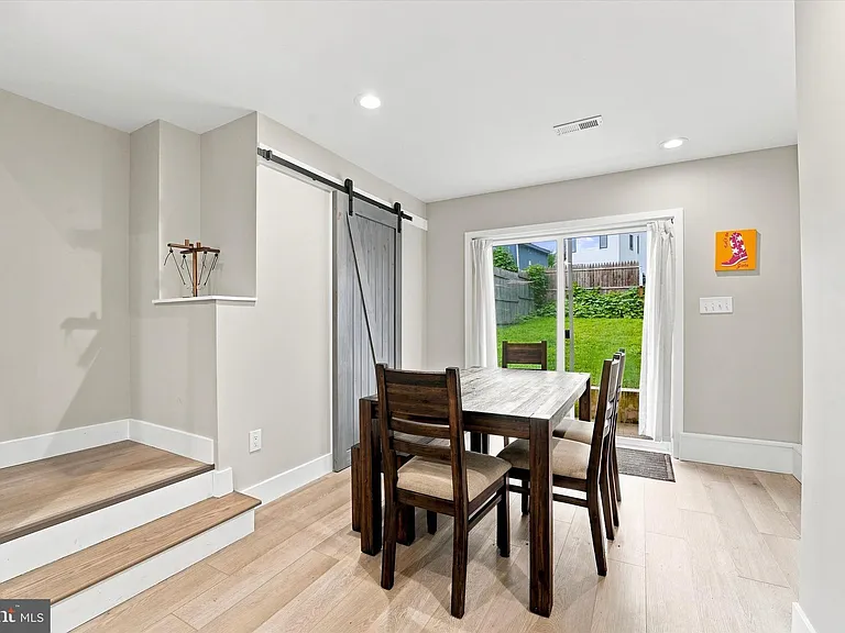 126 W Hector St — Photo 5