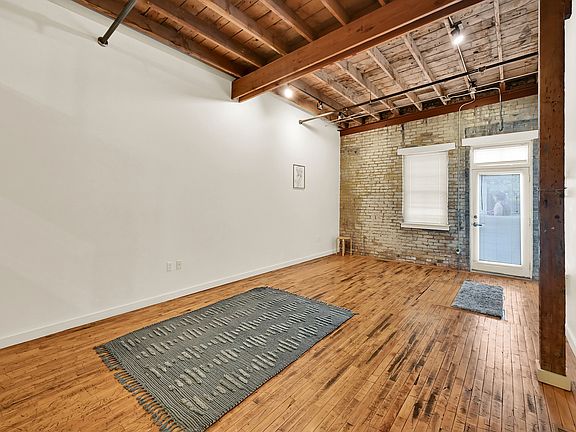 5th image of 346 W Pierpont Ave APT E120