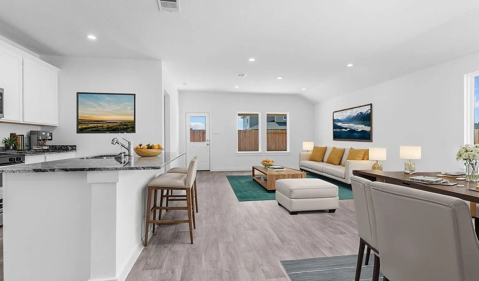 3 bed, 2.0 bath, $2,200 — Photo 4