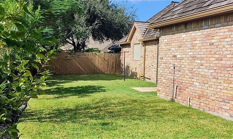 2516 Sequoia Dr — Photo 24