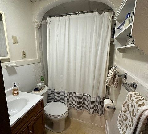 4th image of 421 Schuyler St APT 1