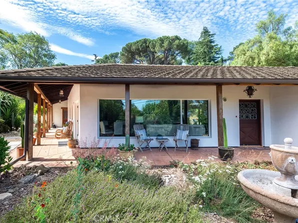 2 Chuckwagon Rd, Rolling Hills, CA 90274