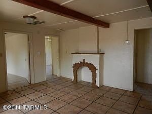 4th image of 2513 N Estrella Ave