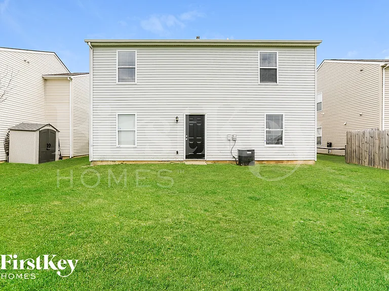 7399 Kenrich Dr — Photo 15
