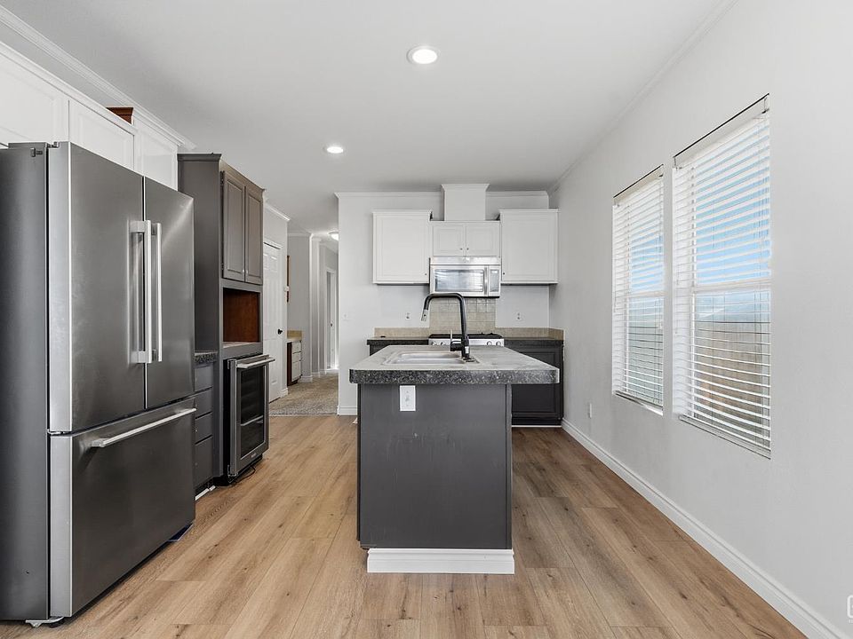 1st image of 48 Cedarwood Ln