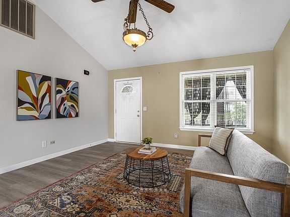 5th image of 510 Grayson Ct