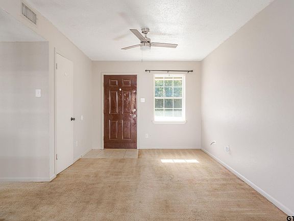 3rd image of 1615 Court Dr
