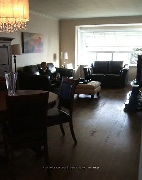 126 Silverhill Dr #MAIN FLOOR — Photo 4