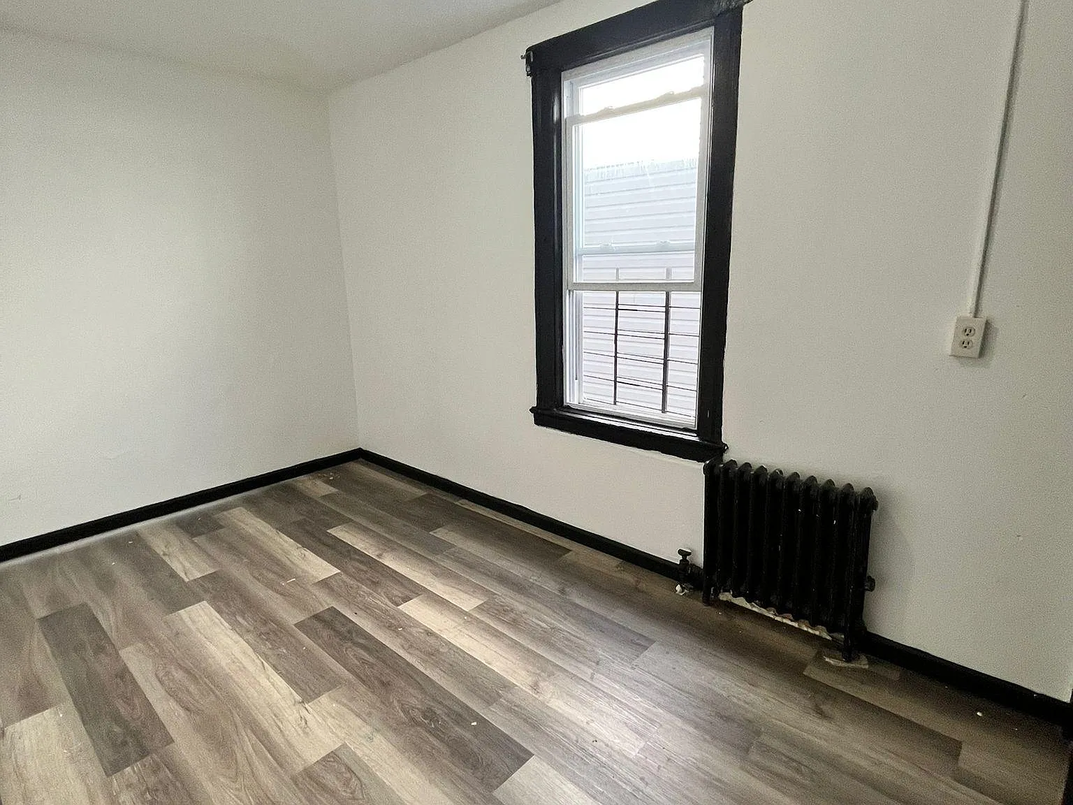 2 bed, 800 sqft, $2,000 — Photo 2