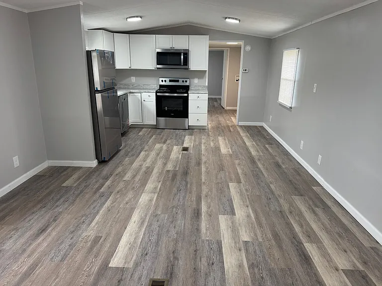 32-55 Doty Ln — Photo 3