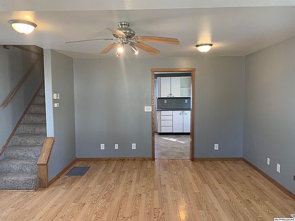 3rd image of 543 20th St SE