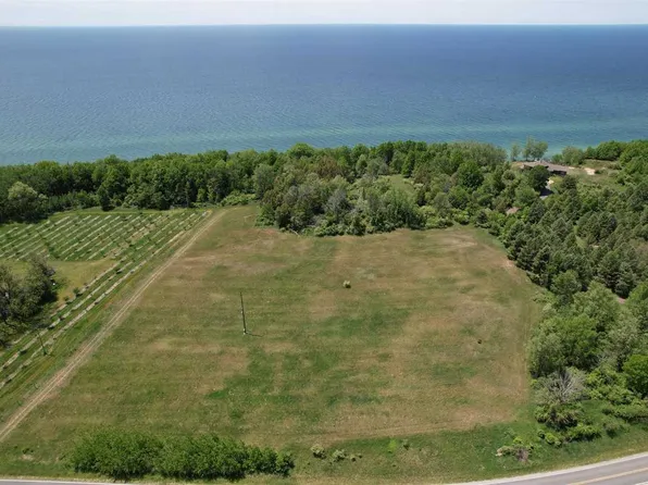 S Scenic Dr, Montague, MI 49437