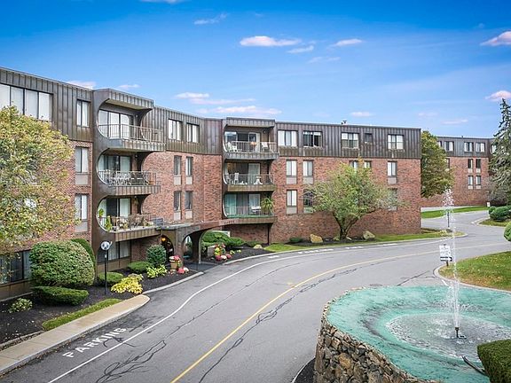 2nd image of 1002 Paradise Rd APT Phe