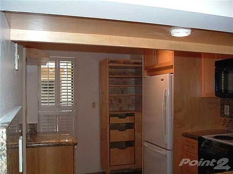 4th image of 709 Curtiss Pkwy APT 32