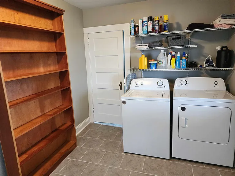 825 Wilson Ave — Photo 16