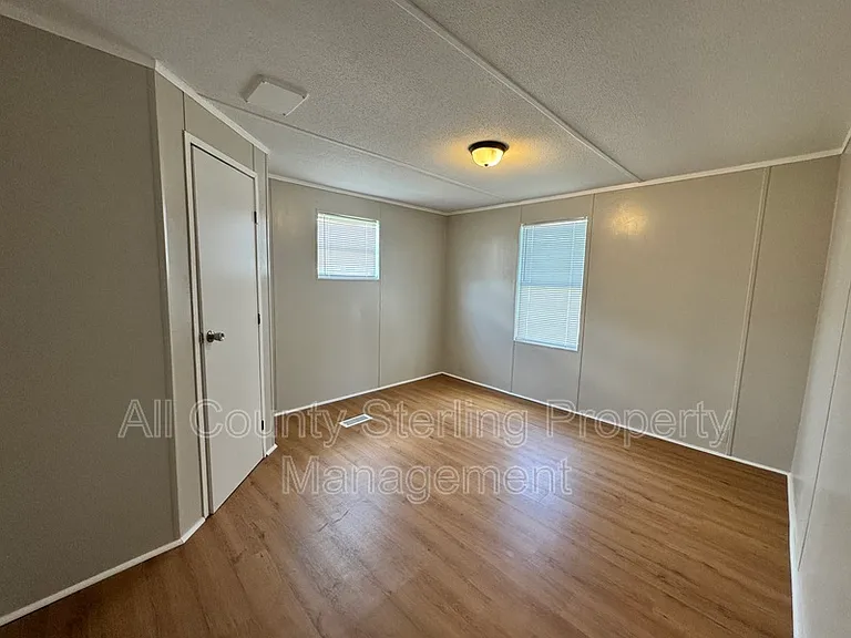 579 SE Baker Ave — Photo 13