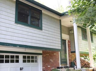 105 W Wrentham Rd, Cumberland, RI 02864