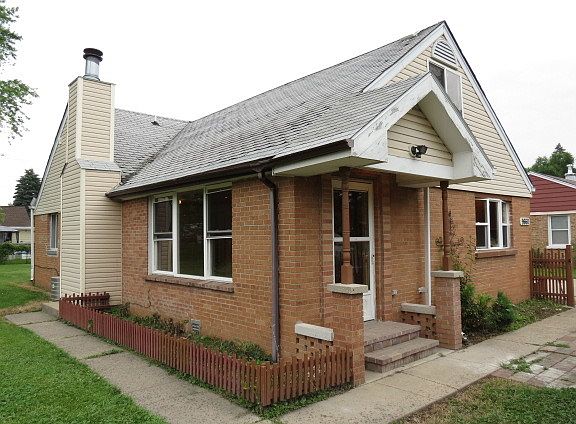 2nd image of 9660 Dickens Ave