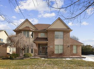 48548 Fairmont Dr, Macomb, MI