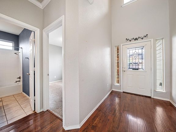 4th image of 5312 Tama Dr