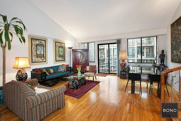 Sold by Bond New York | media 13