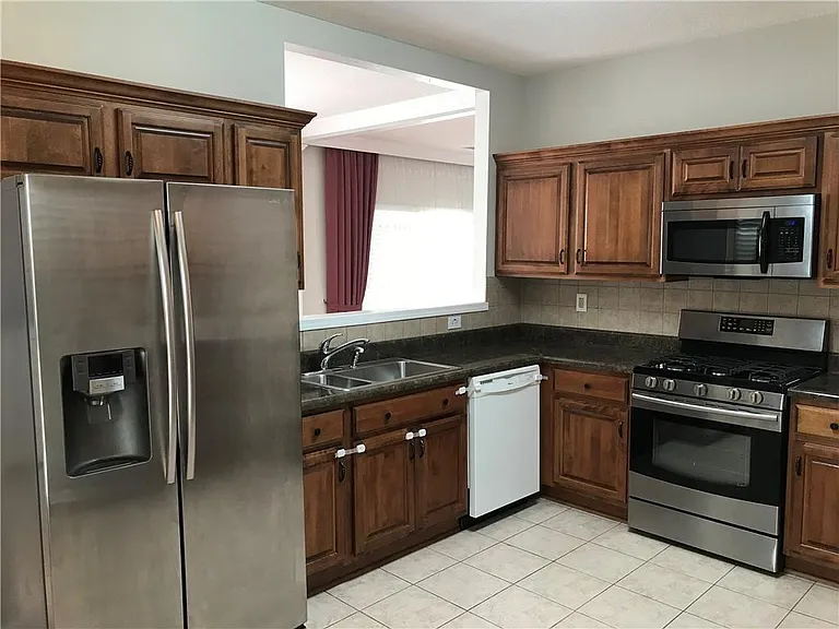6135 Pattingham Dr — Photo 5