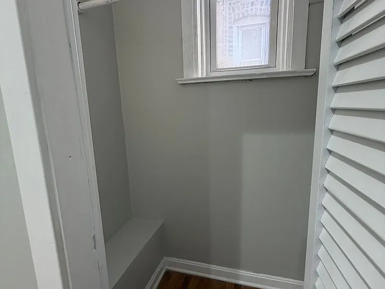 3223 S Lituanica Ave — Photo 7