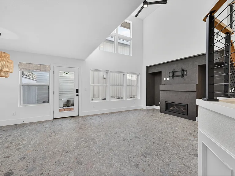 1133 Sandy Creek Dr — Photo 5