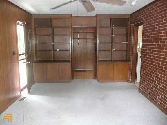 3rd image of 5341 Finsbury Dr