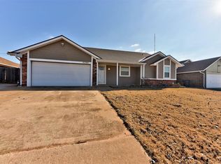 2300 E Hills Dr, Moore, OK 73160