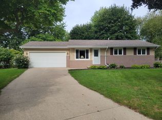 2901 Darby Ct, Midland, MI 48642