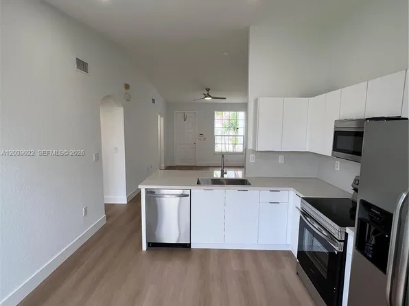 18739 SW 28th St, Hollywood, FL 33029