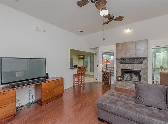 5th image of 916 Jeffrey Dr