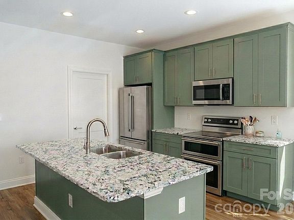 2nd image of 315 Mingus St