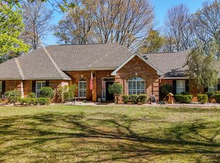 825 Fairwood Dr, Prattville, AL 36067