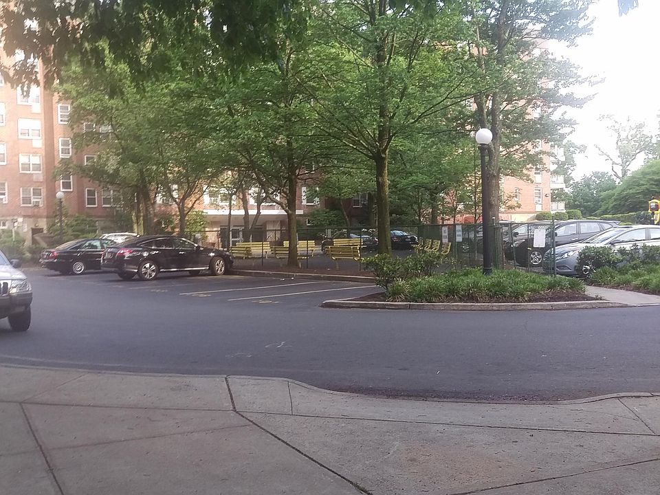 2nd image of 120 Pelham Rd APT 7K