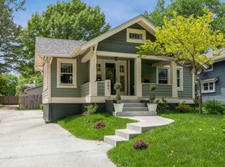 686 37th St, Des Moines, IA 50312