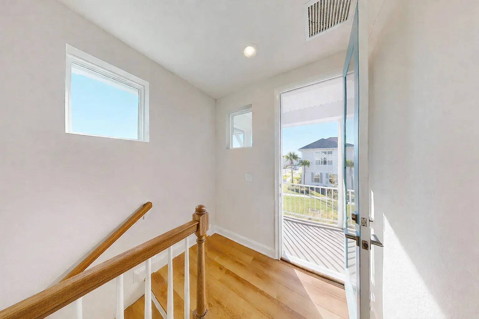 4 bed, 3.5 bath, 1877 sqft, $3,695 — Photo 4