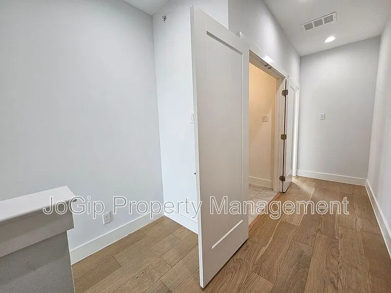 2620 Valley View Ln #102 — Photo 21