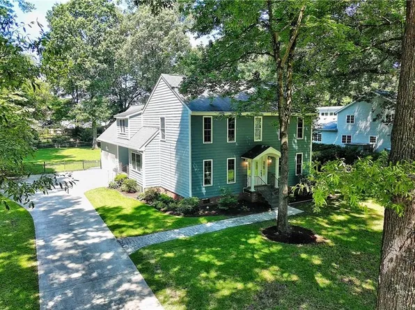 825 Winwood Dr, Virginia Beach, VA 23451