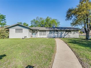 200 SW Cindy Ln, Burleson, TX 76028