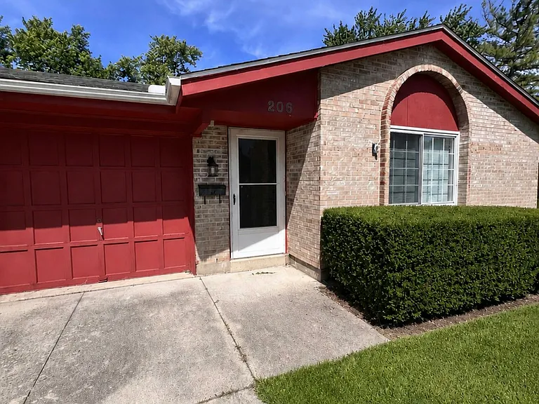 206 N Main St #B — Photo 2