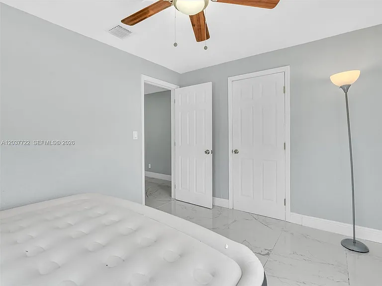 157 NE 6th Ct — Photo 13