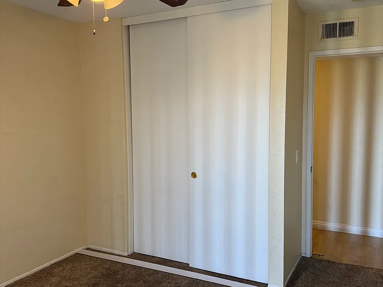 2423 W Acacia Ave — Photo 15