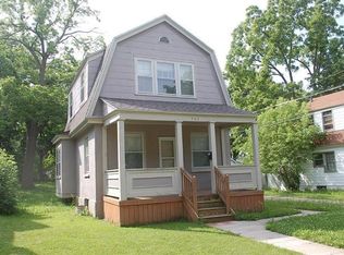 962 Perry St, Flint, MI 48504