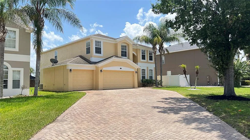 5 bed, 3.0 bath, 3462 sqft, $3,495 — Photo 2