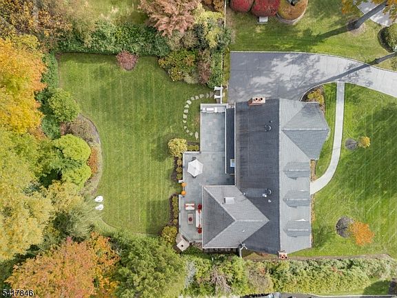 3rd image of 32 Westminster Rd