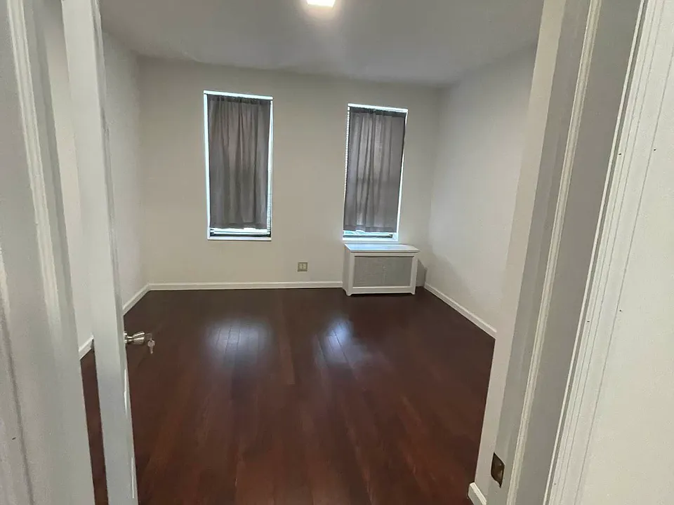4408 10th Ave #2F
