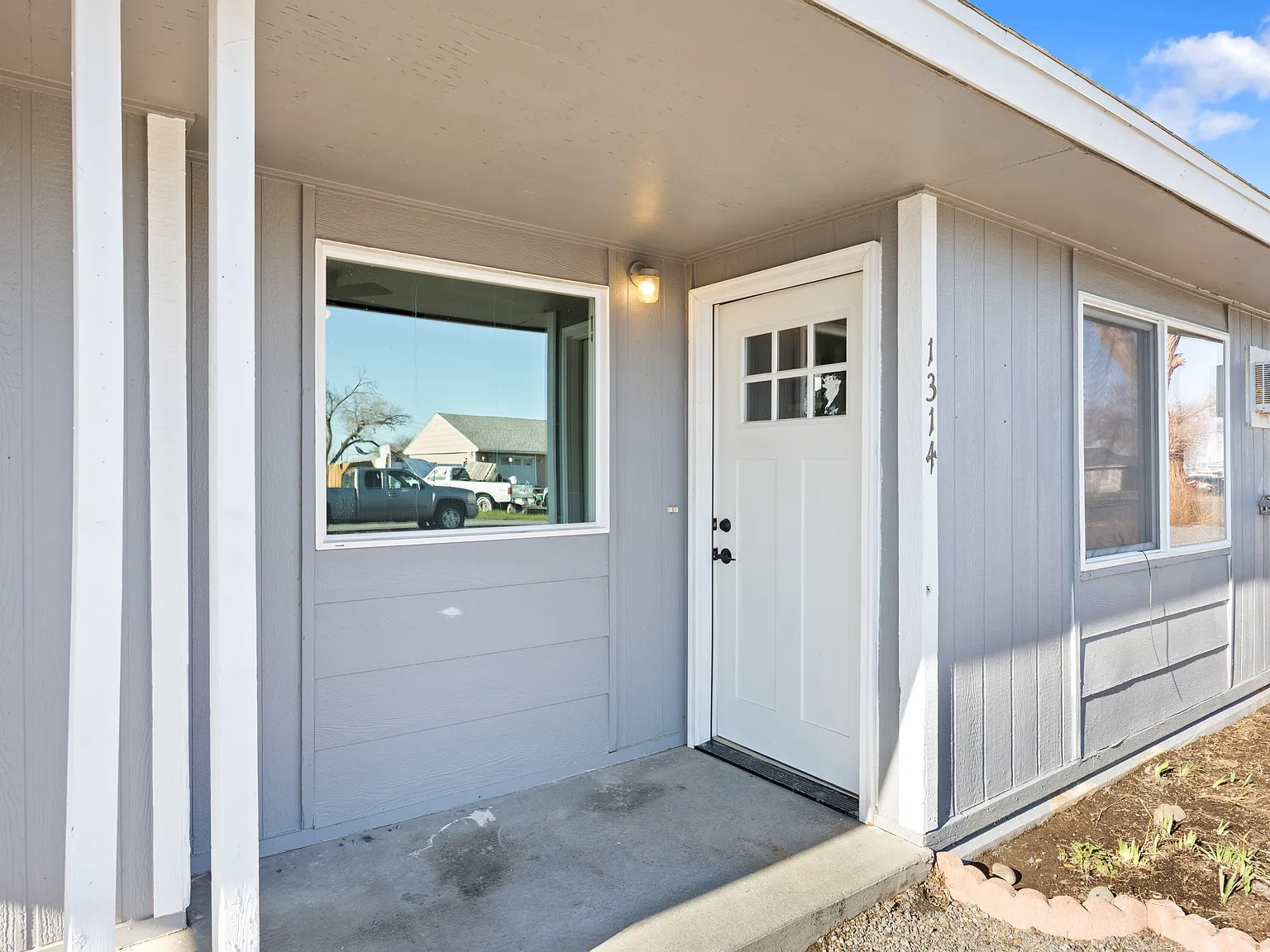 2 bed, 990 sqft, $1,450 — Photo 2