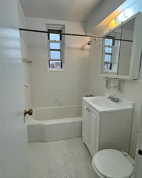 390 Rugby Rd #5D — Photo 1